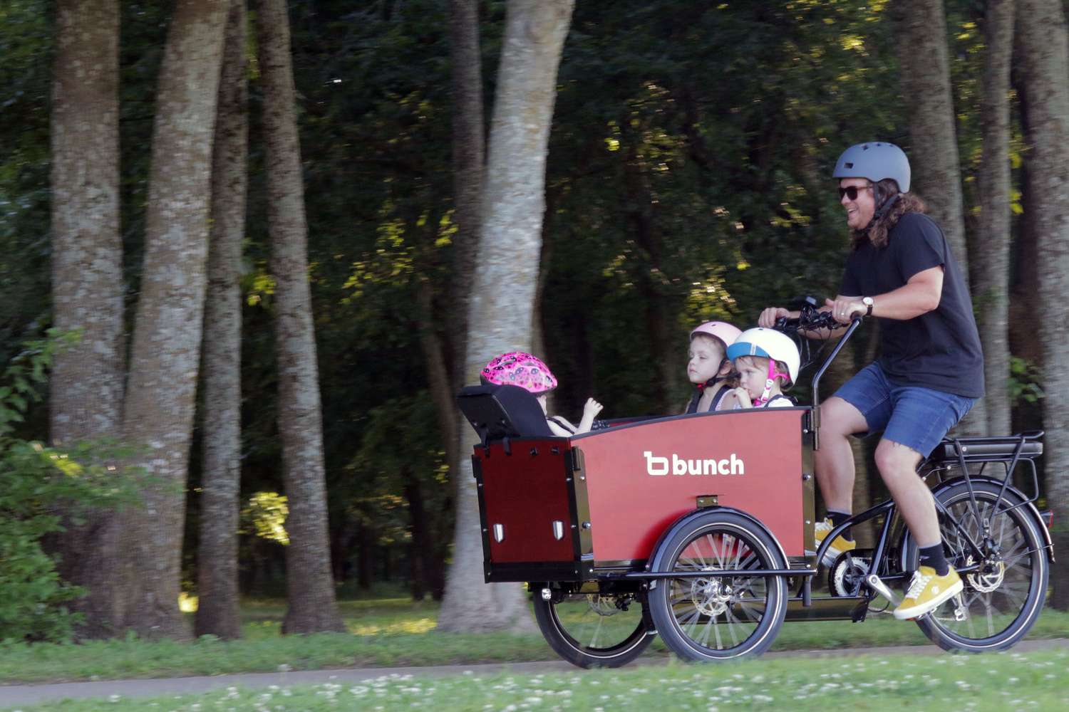 Meet Extra Dads Who Carry Their Households on Electrical Cargo Bikes